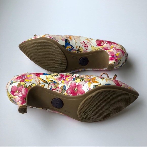 Me Too Caprice 6.5M Scallop Floral Pump  Z10 - Picture 5 of 7